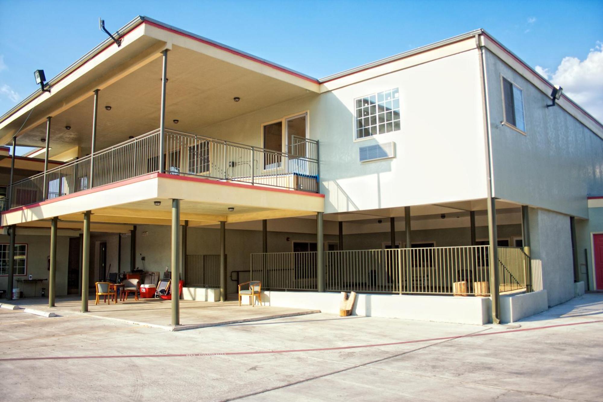 דל ריו Whispering Palms Inn מראה חיצוני תמונה